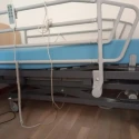 Cama médico hospitalaria eléctrica articulada en garantía