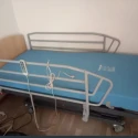 Cama médico hospitalaria eléctrica articulada en garantía