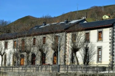Residencia de ancianos El Roble