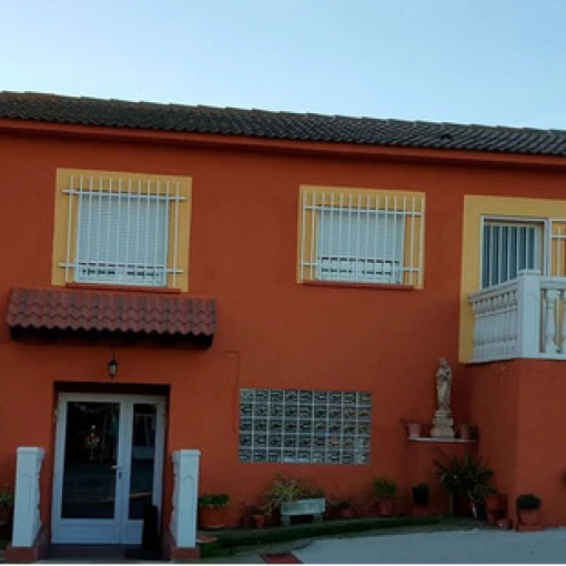 residencia-de-ancianos-los-jazmines-fachada