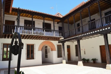 residencia-de-mayores-hospital-de-antezana-fachada