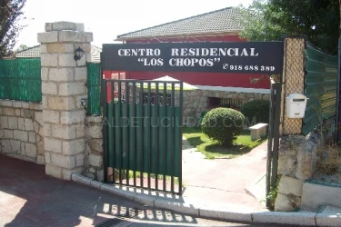residencia-de-3º-edad-los-chopos-exterior