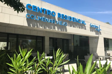 centro-residencial-sanitas-colmenar-viejo-fachada