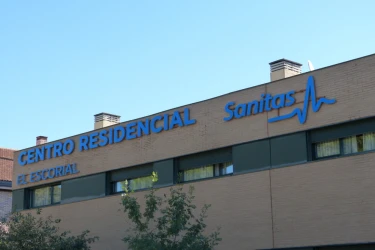 centro-residencial-el-escorial-fachada