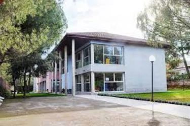 hotel-de-tercera-edad-el-madroño-fachada