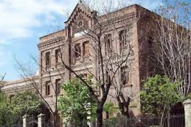 fundacion-de-doña-fausta-elorz-fachada