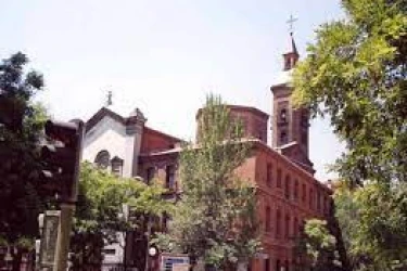 residencia-sacerdotal-san-pedro-fachada