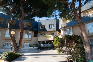 centro-clinico-geriatrico-pinar-de-aravaca-fachada