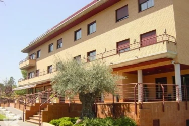 residencia-de-tercera-edad-atenea-mirasierra-fachada