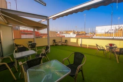 residencia-de-ancianos-en-madrid-terraza-soleada