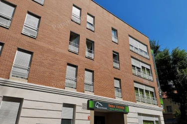 los-nogales-reina-victorio-fachada