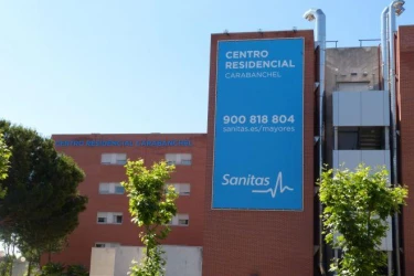 centro-residencial-sanitas-carabanchel-fachada