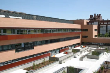 centro-de-cuidados-laguna-residencias-de-personas-mayores-fachada