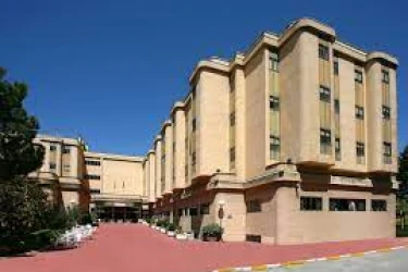 residencia-de-mayores-de-manoteras-fachada