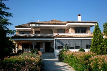 centro-residencial-para-personas-mayores-la-fraternidad-fachada