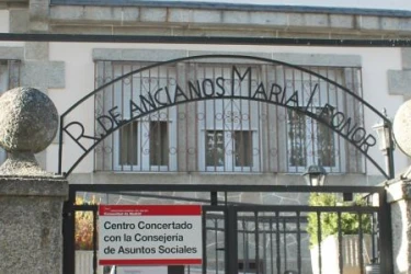 residencia-de-ancianos-maria-leonor-y-legado-de-los-pobres-hernandez-muriel-fachada