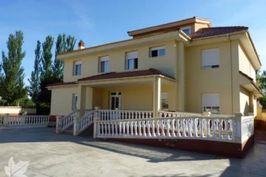 residencia-reto-a-la-esperanza-fachada