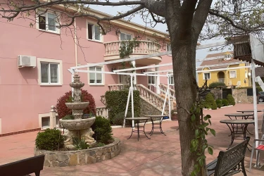 residencia-los-rosales-fachada