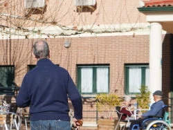 residencia-de-mayores-en-guadalajara-jardin