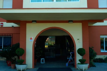centro-residencial-para-personas-mayores-la-viña-fachada