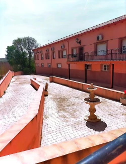 residencias de mayores en cuenca patio y exteriores