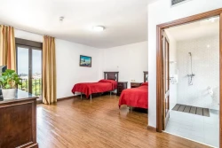 residencia-de-mayores-seniors-benalmadena-habitacion-doble-bano