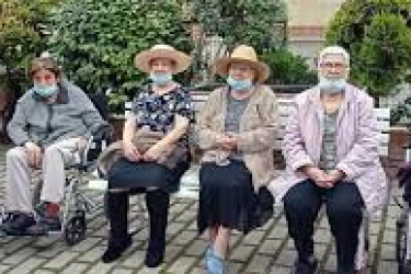 residencia tercera edad dávis barri sagrada familia-manresa-barcelona