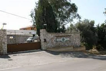 centro-residencial-para-personas-mayores-hotel-residencia-caren-fachada