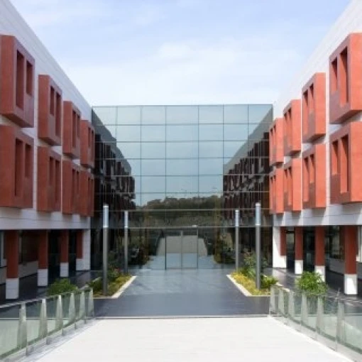 centro-residencial-dr-gregorio-medina-blanco-fachada