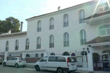 residencia de la tercera edad dan enrique de guadairo-san roque-cadiz