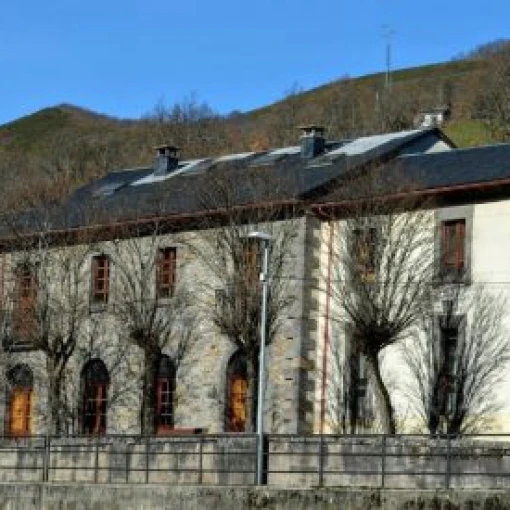 Residencia de ancianos El Roble