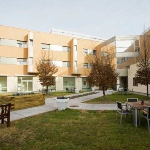 residencia-de-personas-mayores-cisneros-exterior