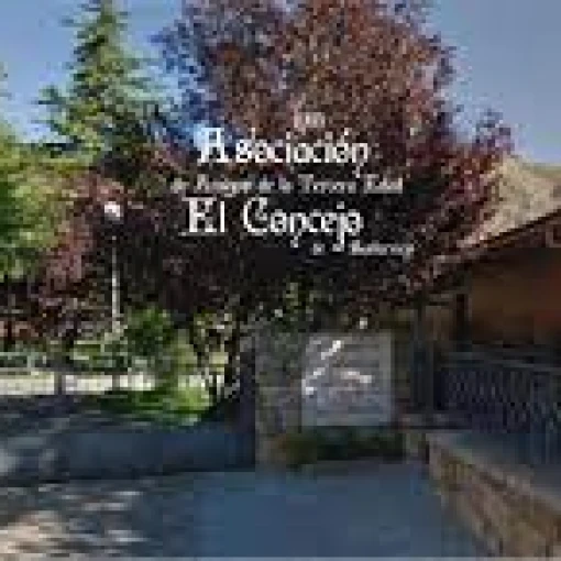 asociacion-amigos-de-la-3º-edad-el-concejo-fachada