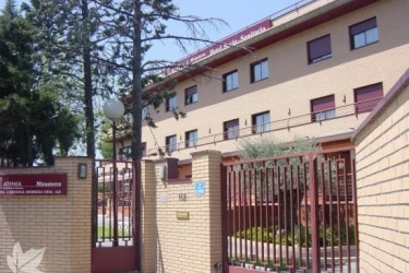residencia-de-3º-edad-mirasierra-fachada