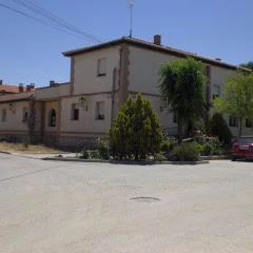 residencia-el-llano-fachada