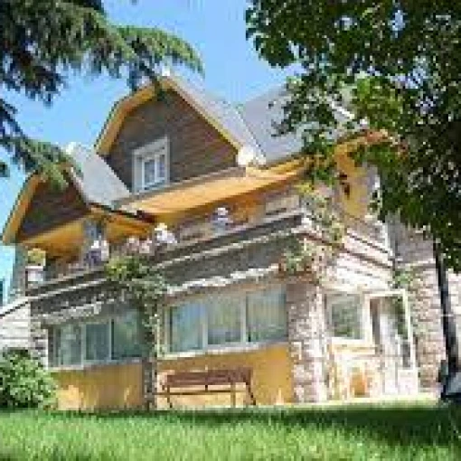 residencia-mixta-de-tercerda-edad-guadarrama-fachada