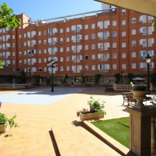 residencia-los-nogales-imperial-fachada