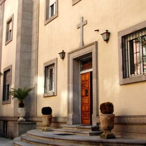 residencia-santisima-trinidad-fachada