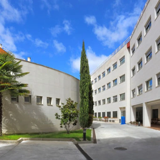 Residencia y Apartamentos para Mayores Mirasierra
