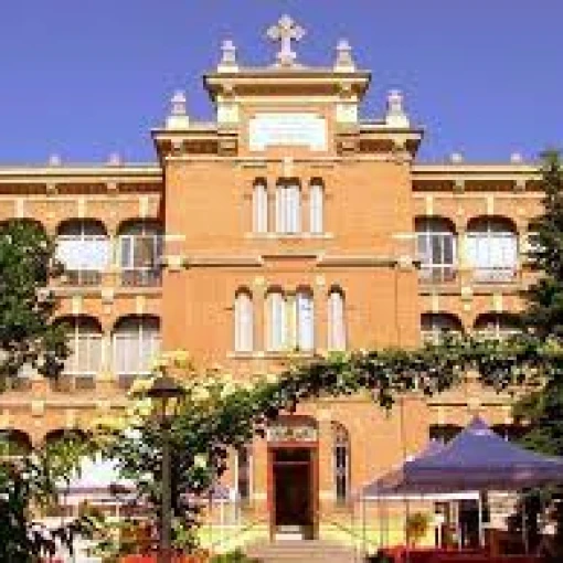 residencia-santisima-virgen-y-san-celedonio-fachada