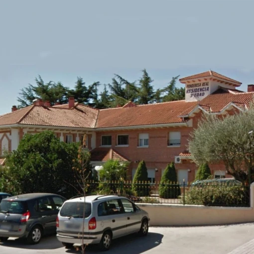residencia-ponderosa-real-fachada