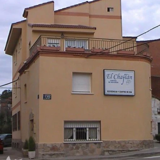 centro-de-mayores-el-chaflan-fachada