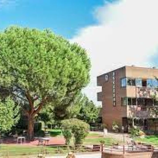 centro-ballesol-60-apartamentos-fachada