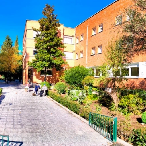 residencia-geriatrica-las-praderas-fachada