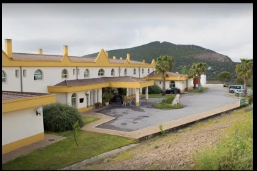centro-residencial-centro-socio-sanitario-de-espiel-fachada