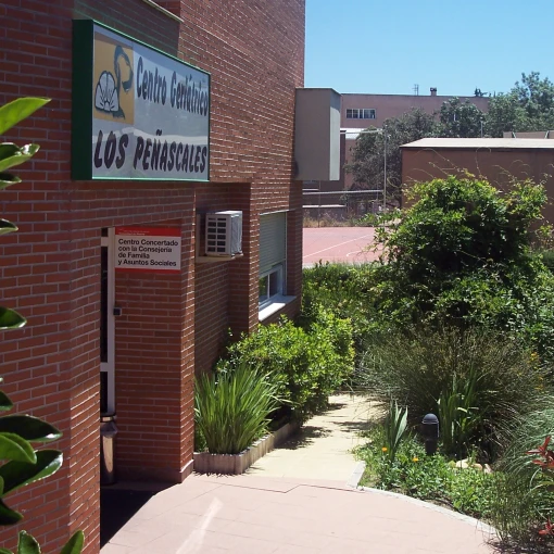 residencia-los-penascales-fachada