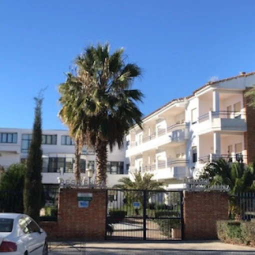centro-residencial-hermanos-muñoz-cabrera-fachada