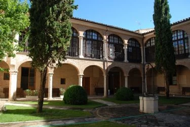 Residencia Virgen del Canto