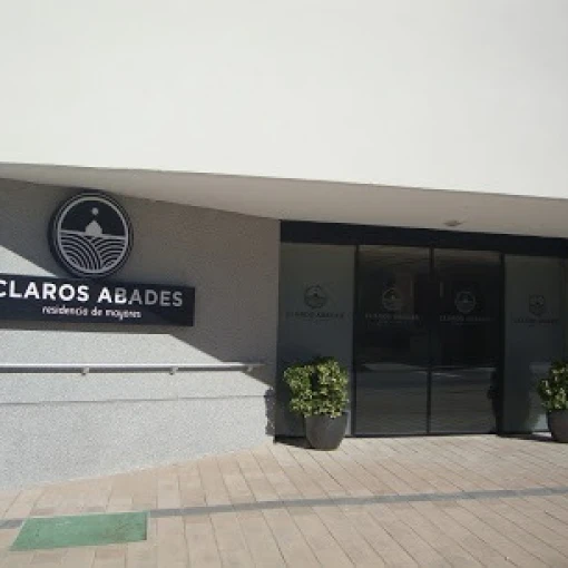 Centro Residencial Claros Abades