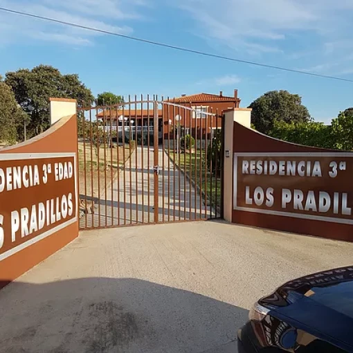 residencia-los-pradillos-fachada